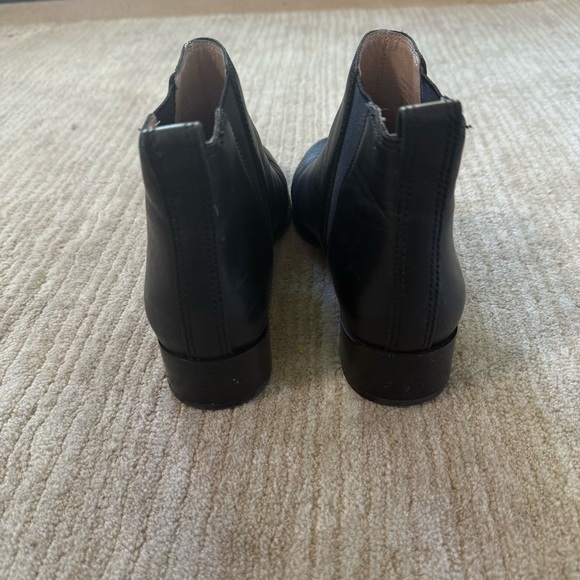 Madewell The Carina Boot In True Black Leather Chelsea Bootie size: 8 - Picture 6 of 9